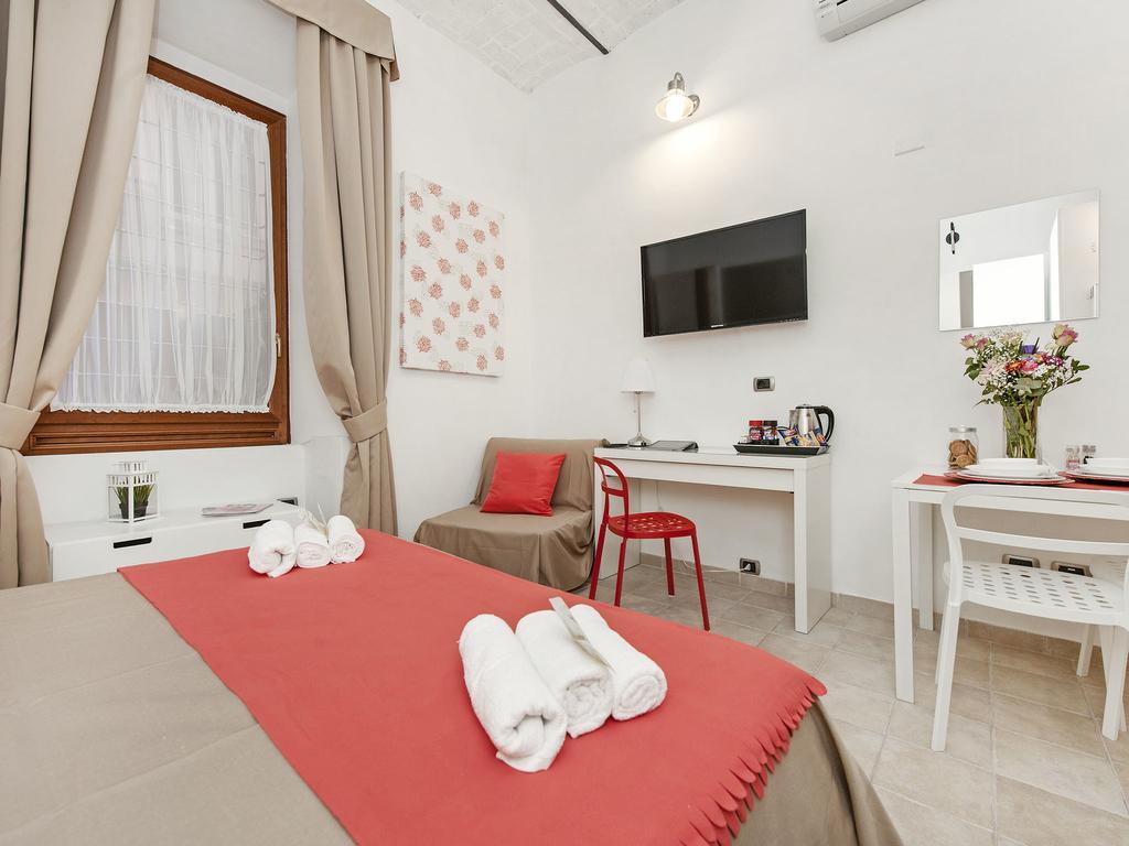 Coral Flat Colosseo Rome Room photo
