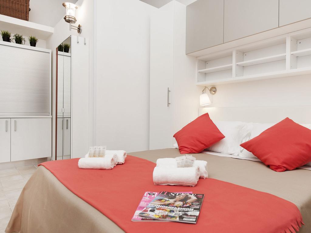 Coral Flat Colosseo Rome Room photo